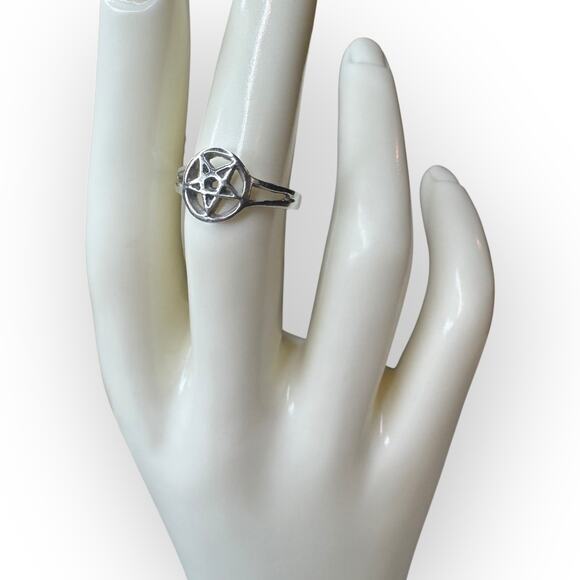 Women's Sterling Silver Whimsygoth Five Pointed Star Pentagram Ring Size 6.5 - Picture 8 of 9